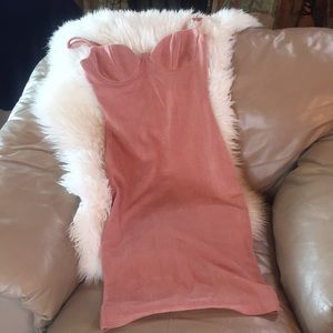 Windsor light pink dress.